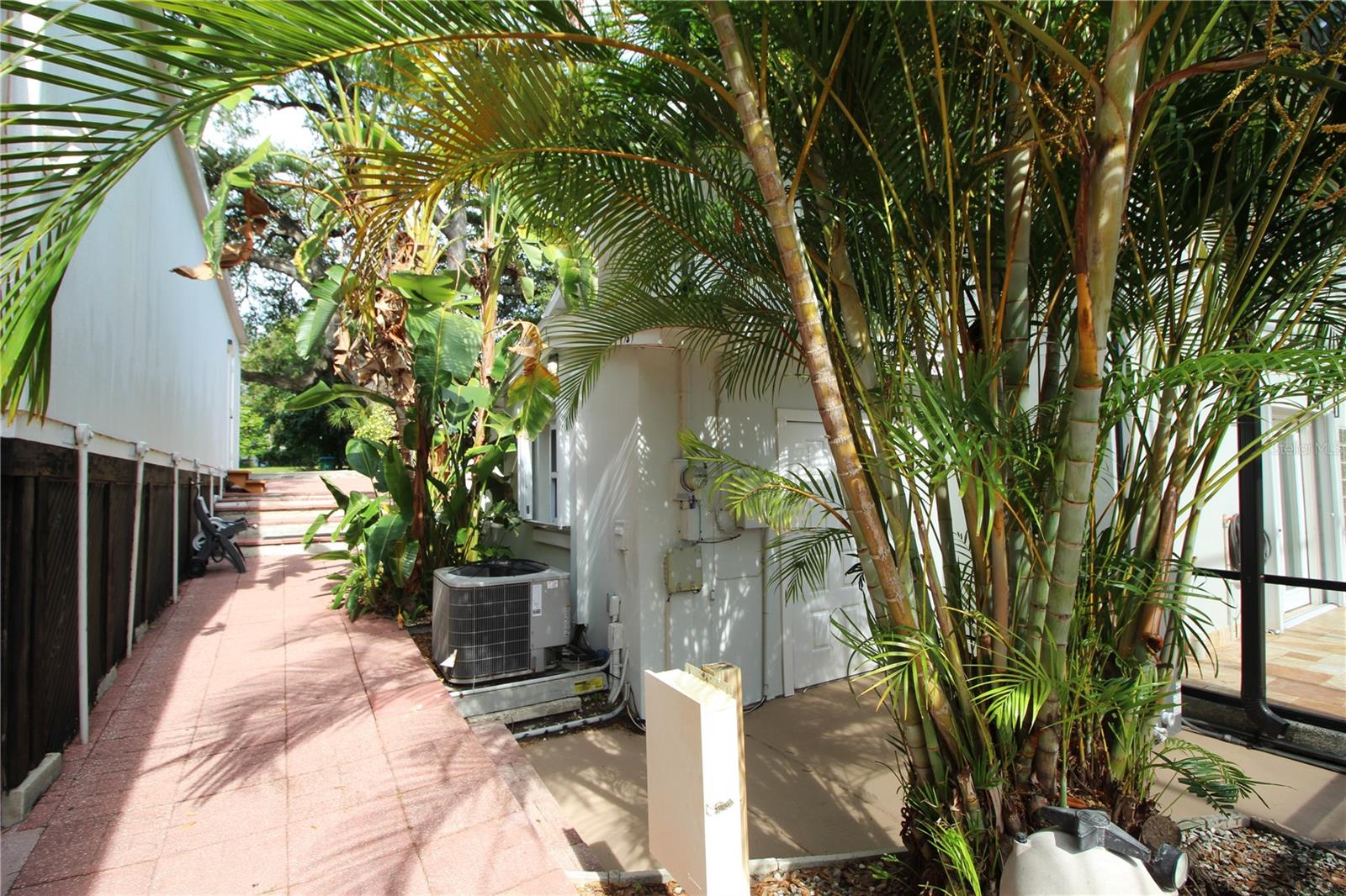 DE SOTO ESTATES - Residential