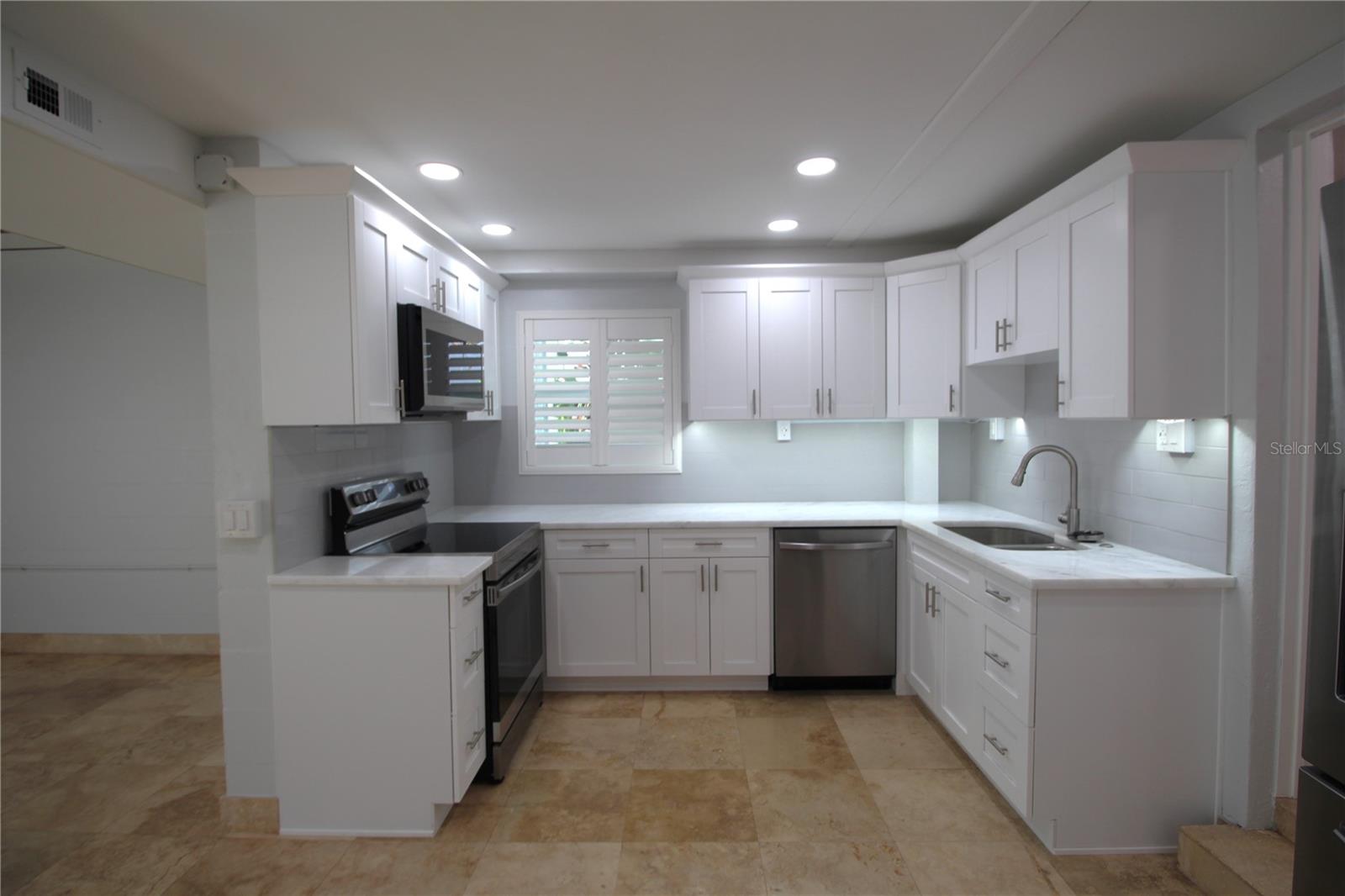 DE SOTO ESTATES - Residential