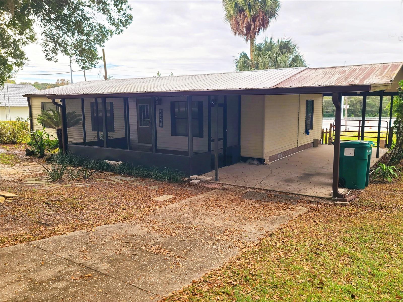 LADY LAKE EPCAY ESTATES LT 01 - Residential