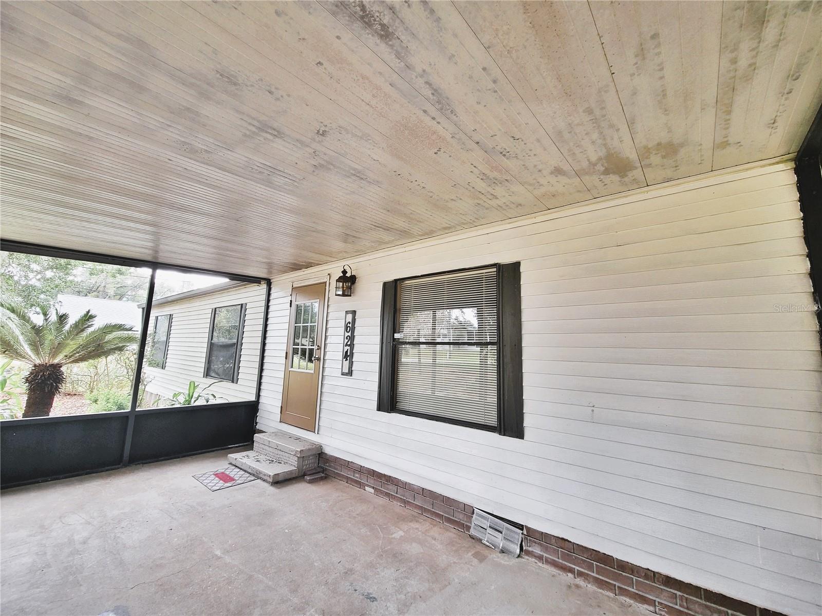 LADY LAKE EPCAY ESTATES LT 01 - Residential