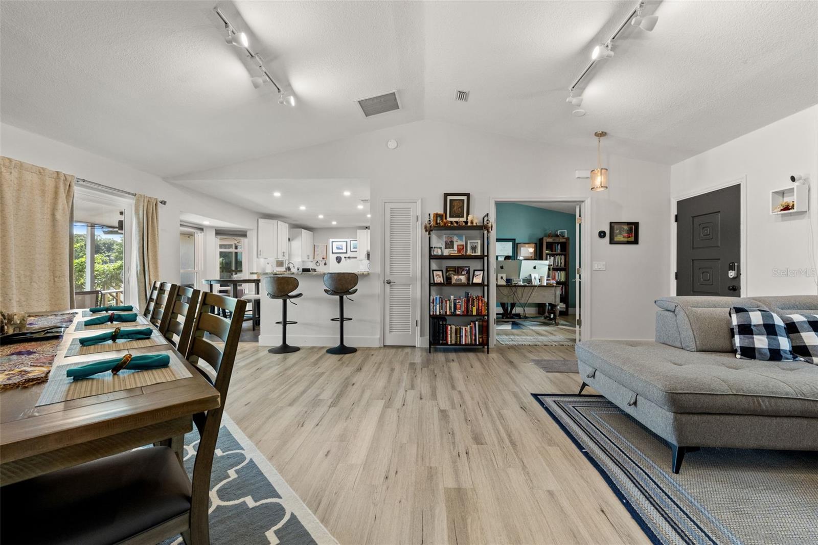 BARCLAY WOODS 2ND ADD - Residential