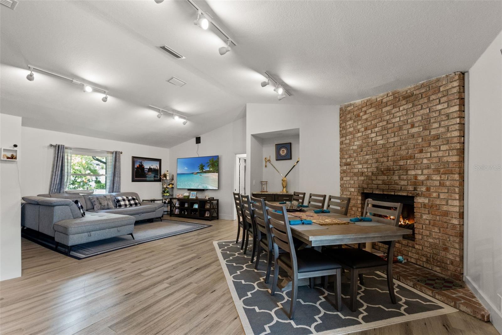 BARCLAY WOODS 2ND ADD - Residential