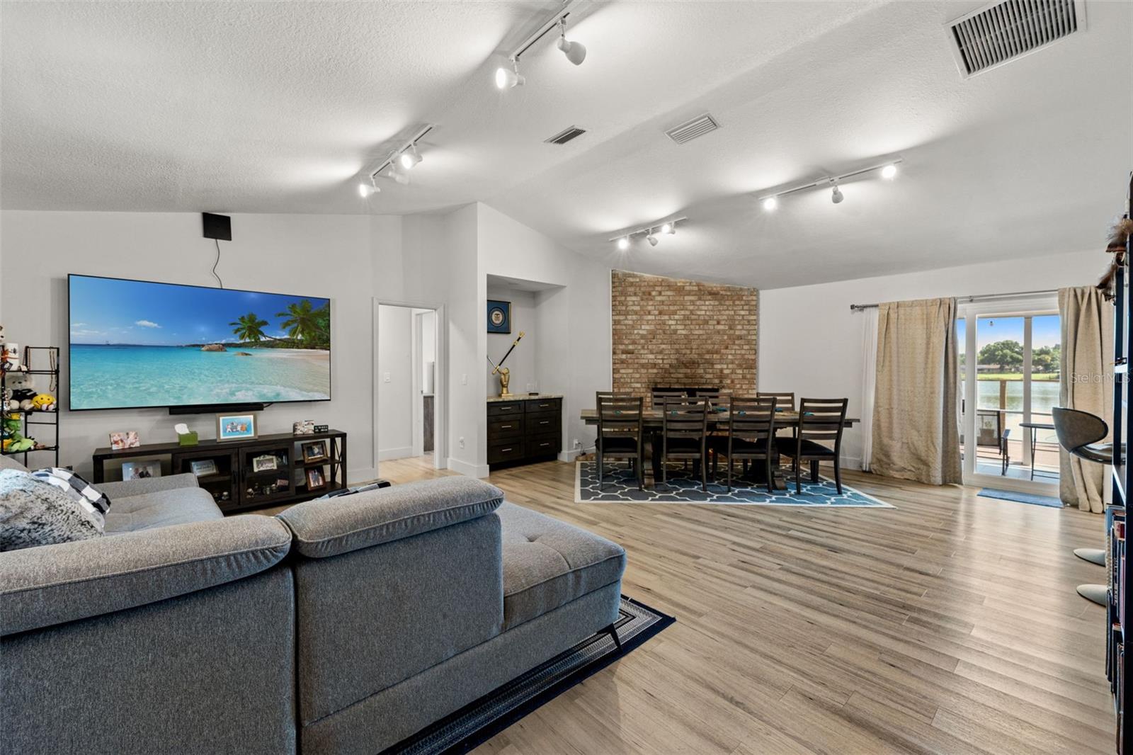 BARCLAY WOODS 2ND ADD - Residential