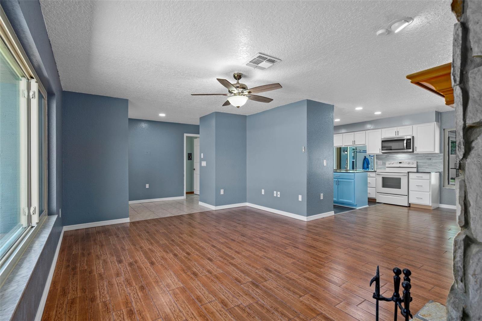 SPRING HILL - Residential