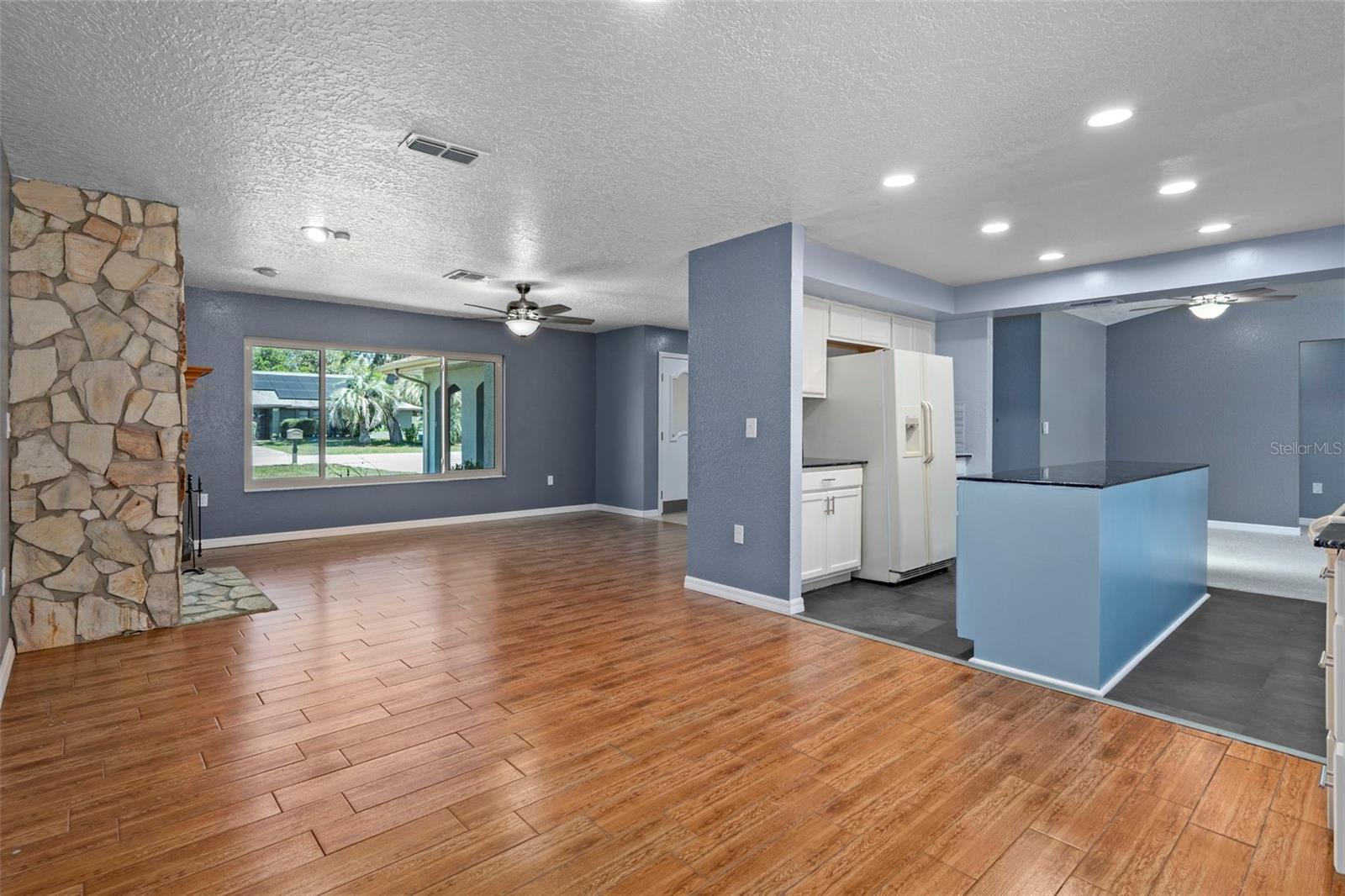 SPRING HILL - Residential