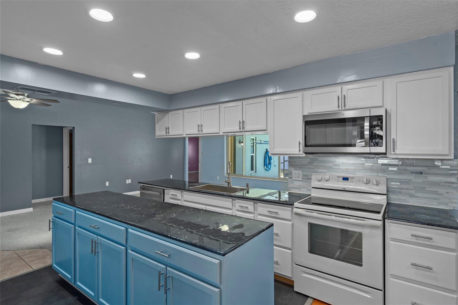 SPRING HILL - Residential