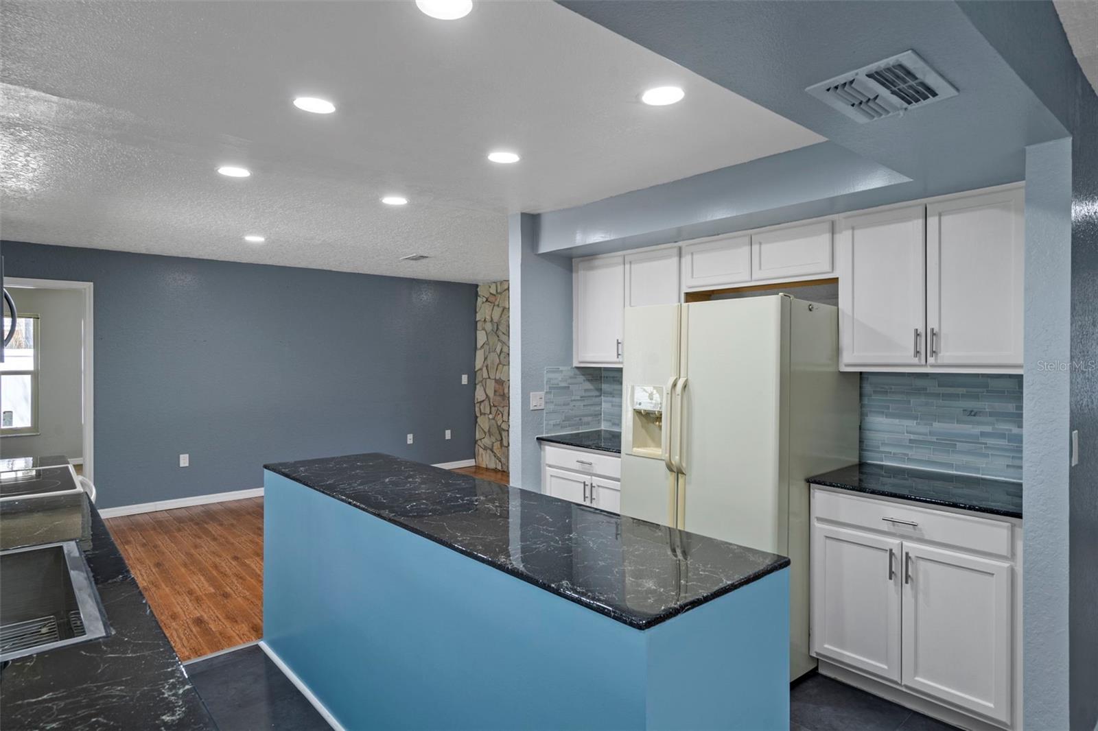 SPRING HILL - Residential