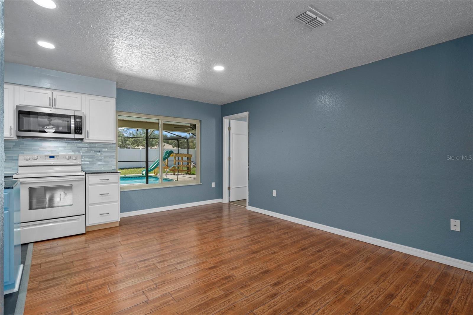 SPRING HILL - Residential