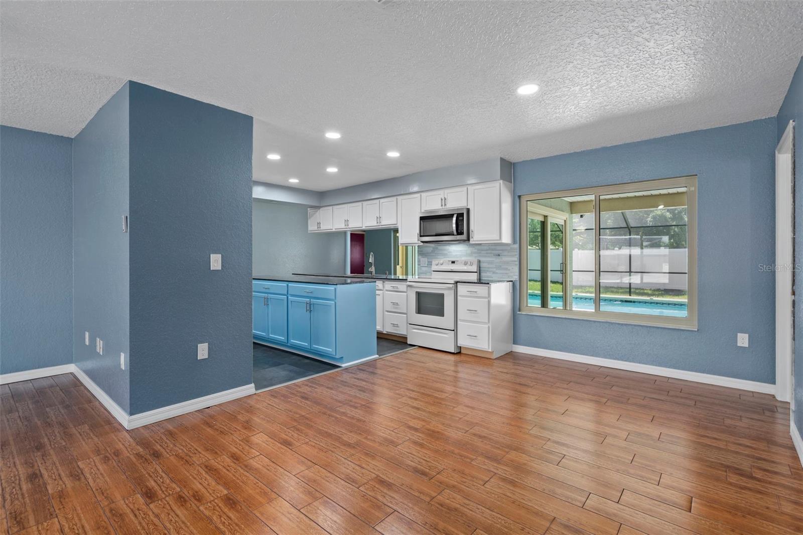 SPRING HILL - Residential