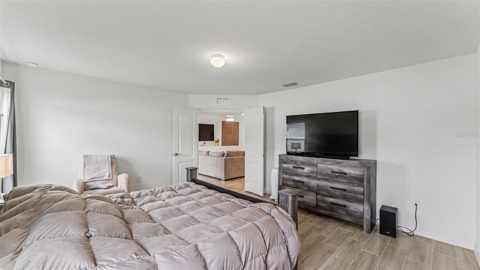 HALLAM PRESERVE WEST J - Residential