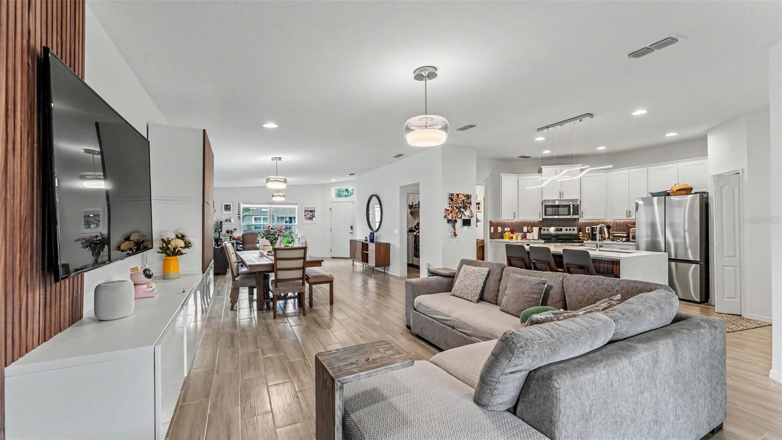 HALLAM PRESERVE WEST J - Residential