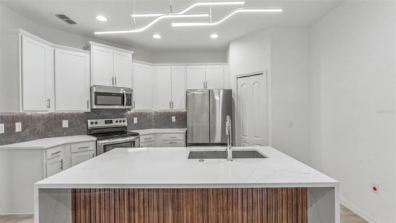 HALLAM PRESERVE WEST J - Residential