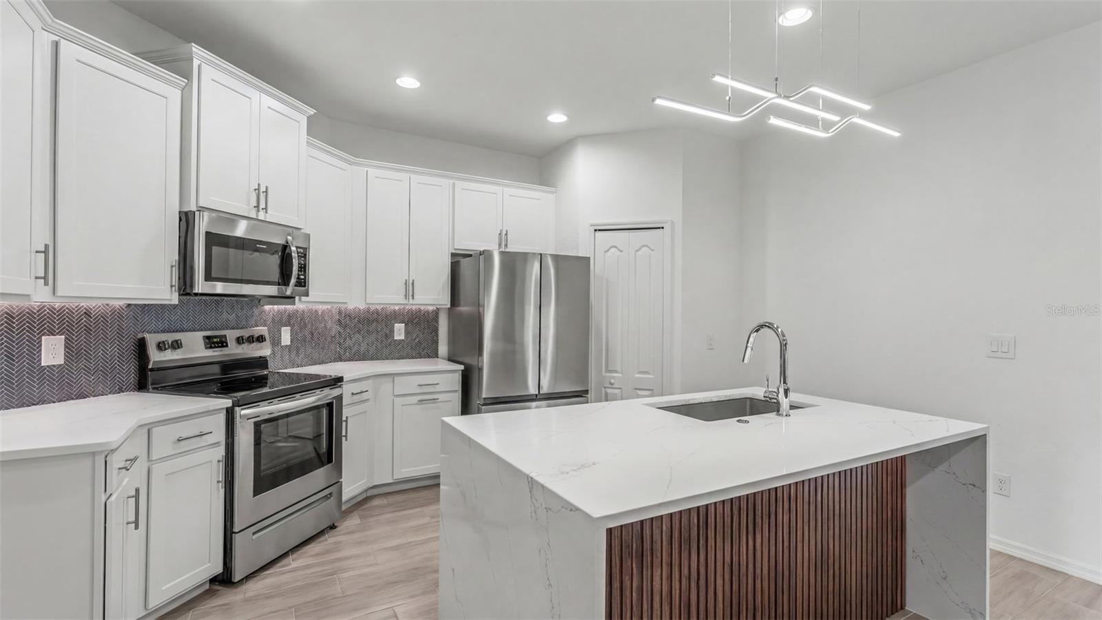 HALLAM PRESERVE WEST J - Residential