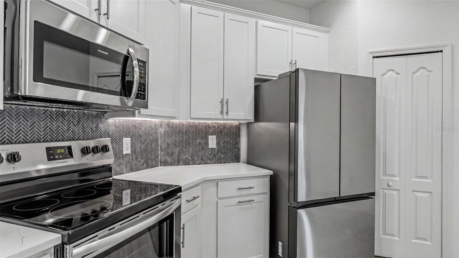 HALLAM PRESERVE WEST J - Residential