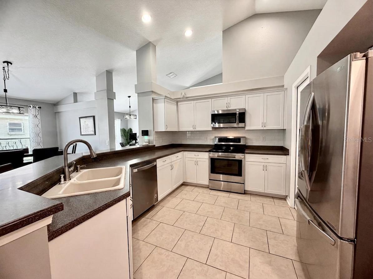 MEADOW OAKS - Residential