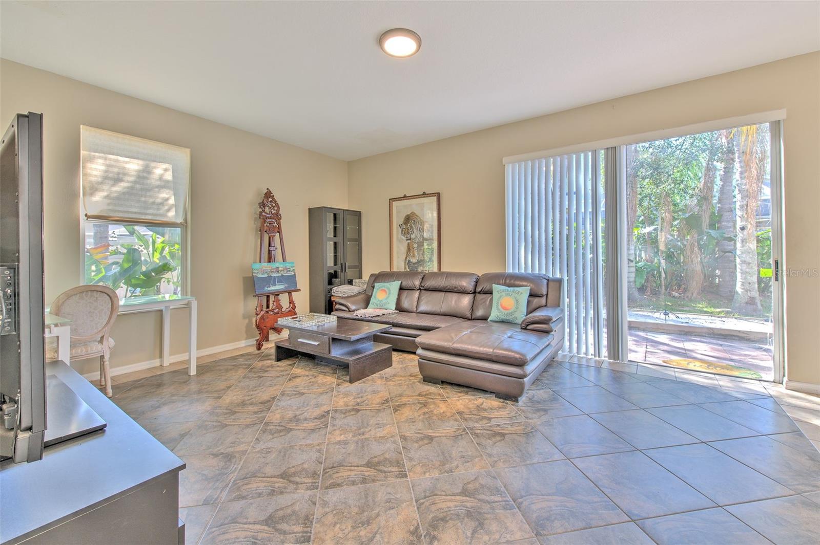 HUNTERS GREEN PRCL 17B PHAS - Residential