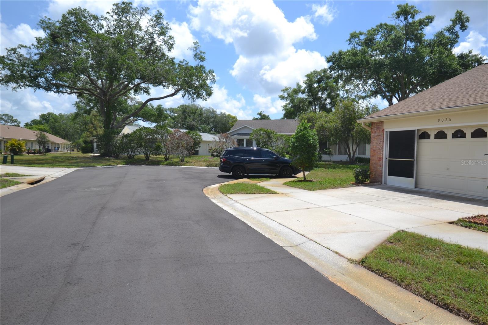 CAMBRIDGE COMMONS CONDO PH 02 - Residential Lease