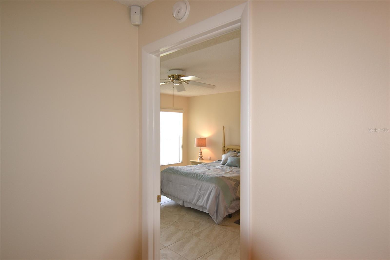 CAMBRIDGE COMMONS CONDO PH 02 - Residential Lease