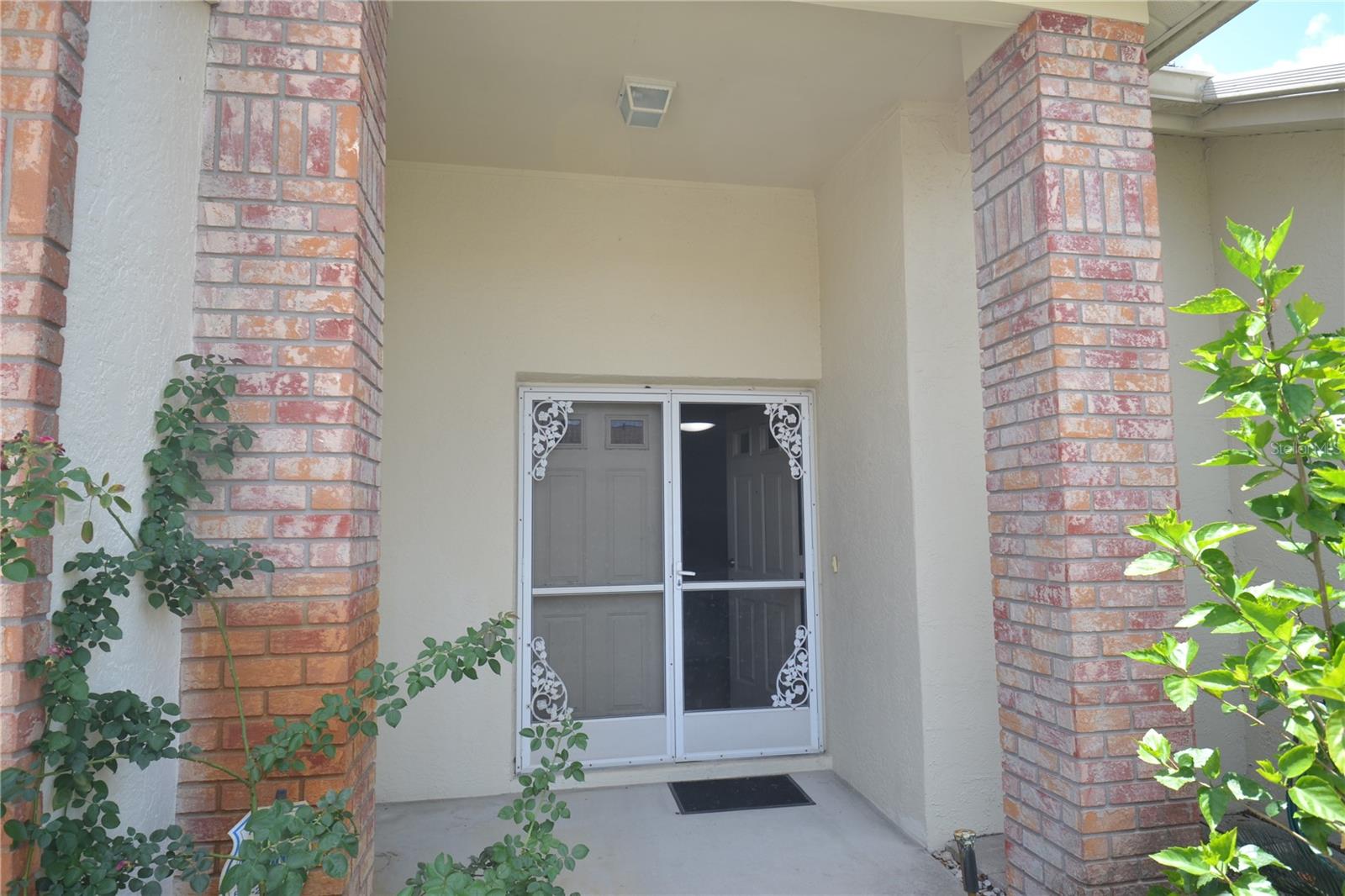 CAMBRIDGE COMMONS CONDO PH 02 - Residential Lease