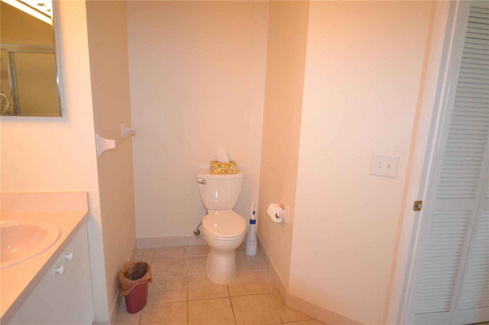 CAMBRIDGE COMMONS CONDO PH 02 - Residential Lease