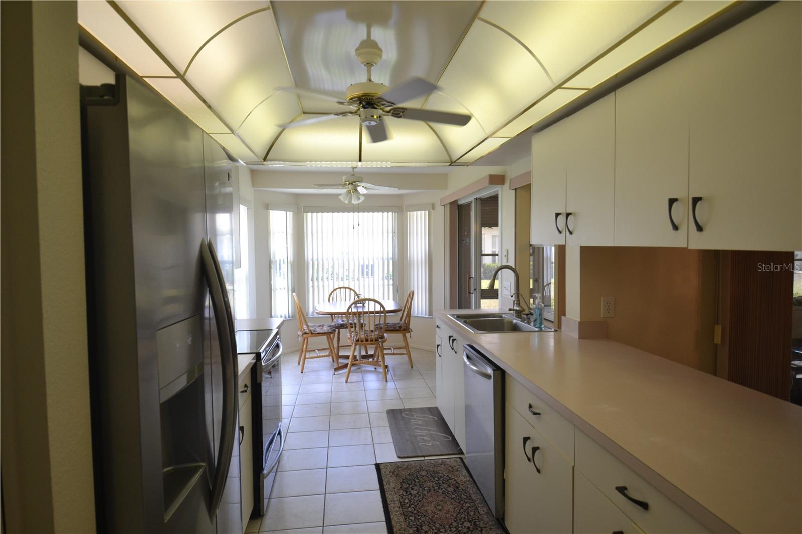 CAMBRIDGE COMMONS CONDO PH 02 - Residential Lease