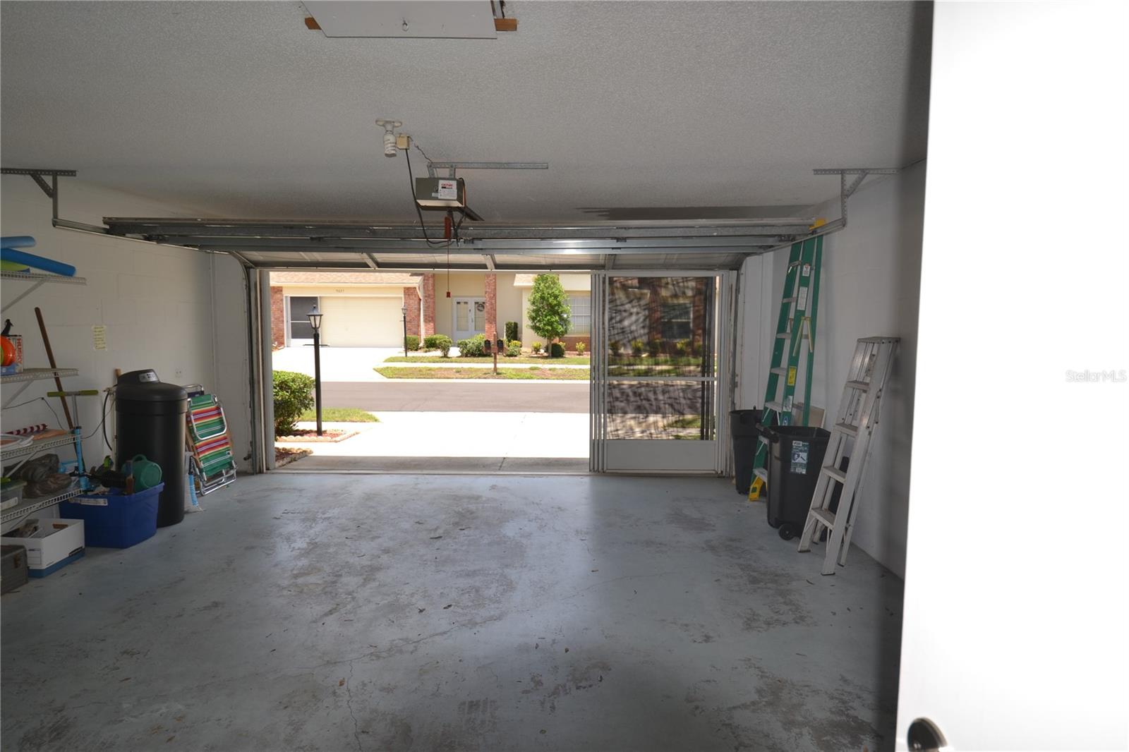 CAMBRIDGE COMMONS CONDO PH 02 - Residential Lease