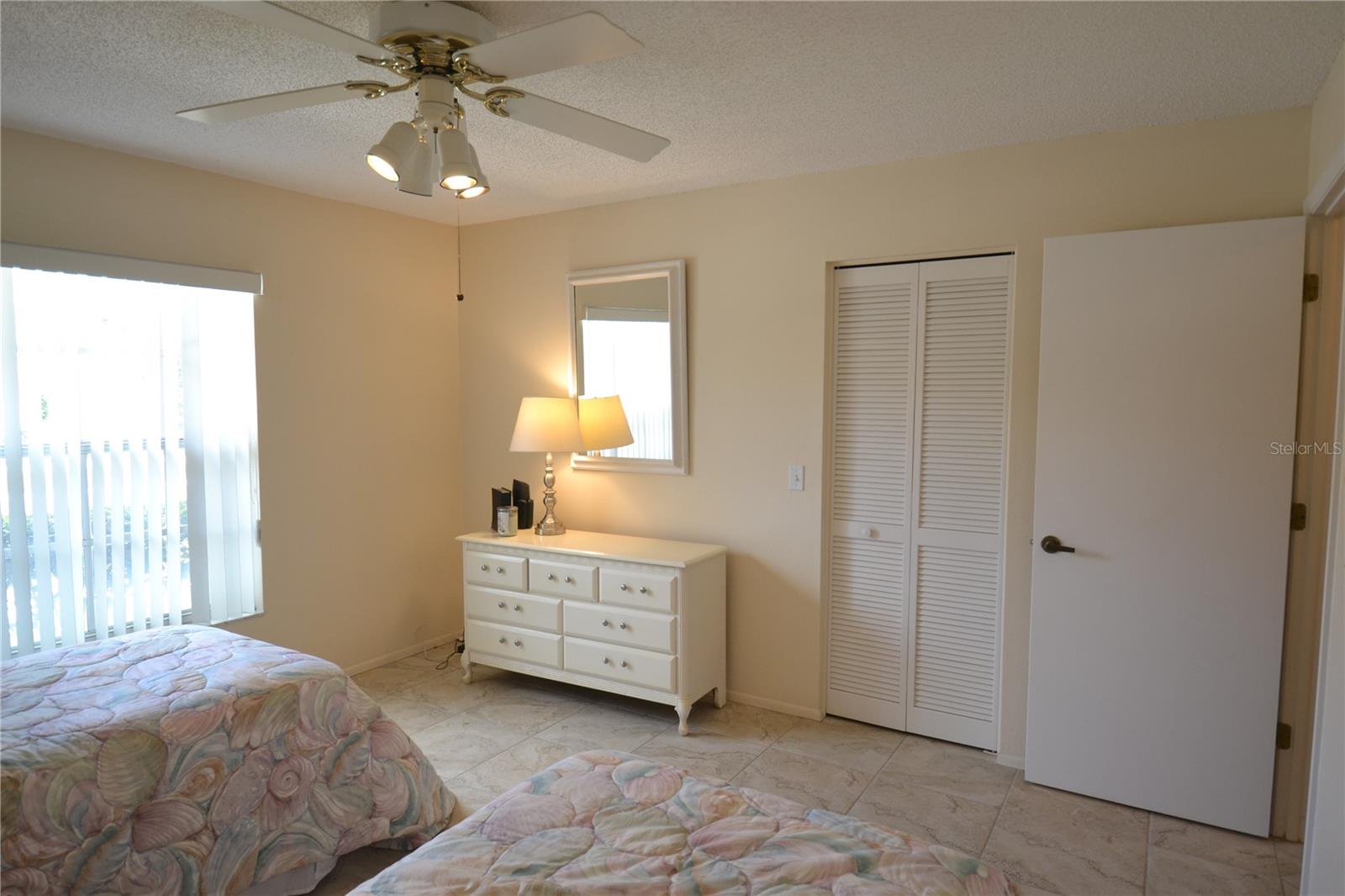 CAMBRIDGE COMMONS CONDO PH 02 - Residential Lease
