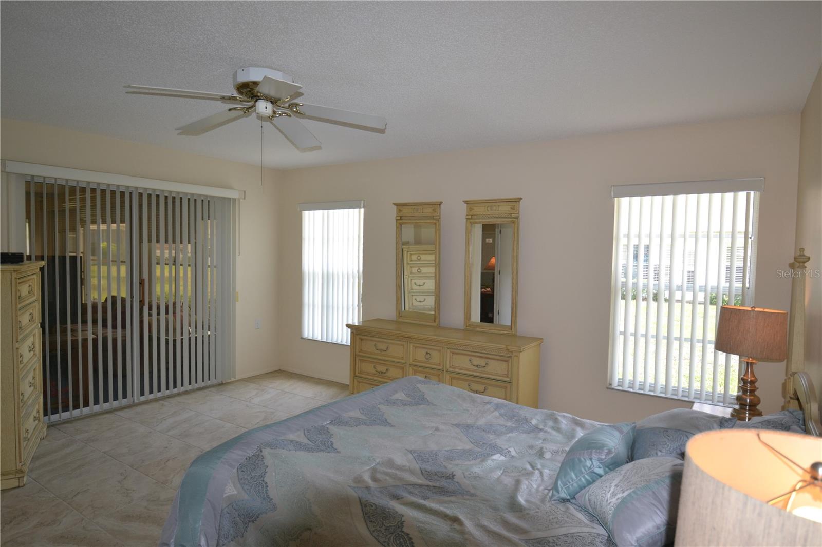 CAMBRIDGE COMMONS CONDO PH 02 - Residential Lease