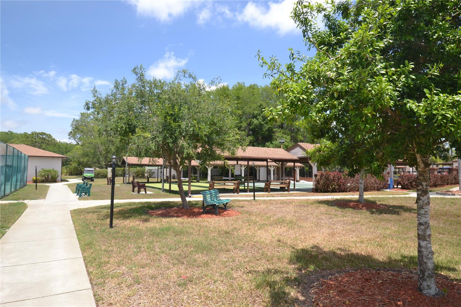 CAMBRIDGE COMMONS CONDO PH 02 - Residential Lease