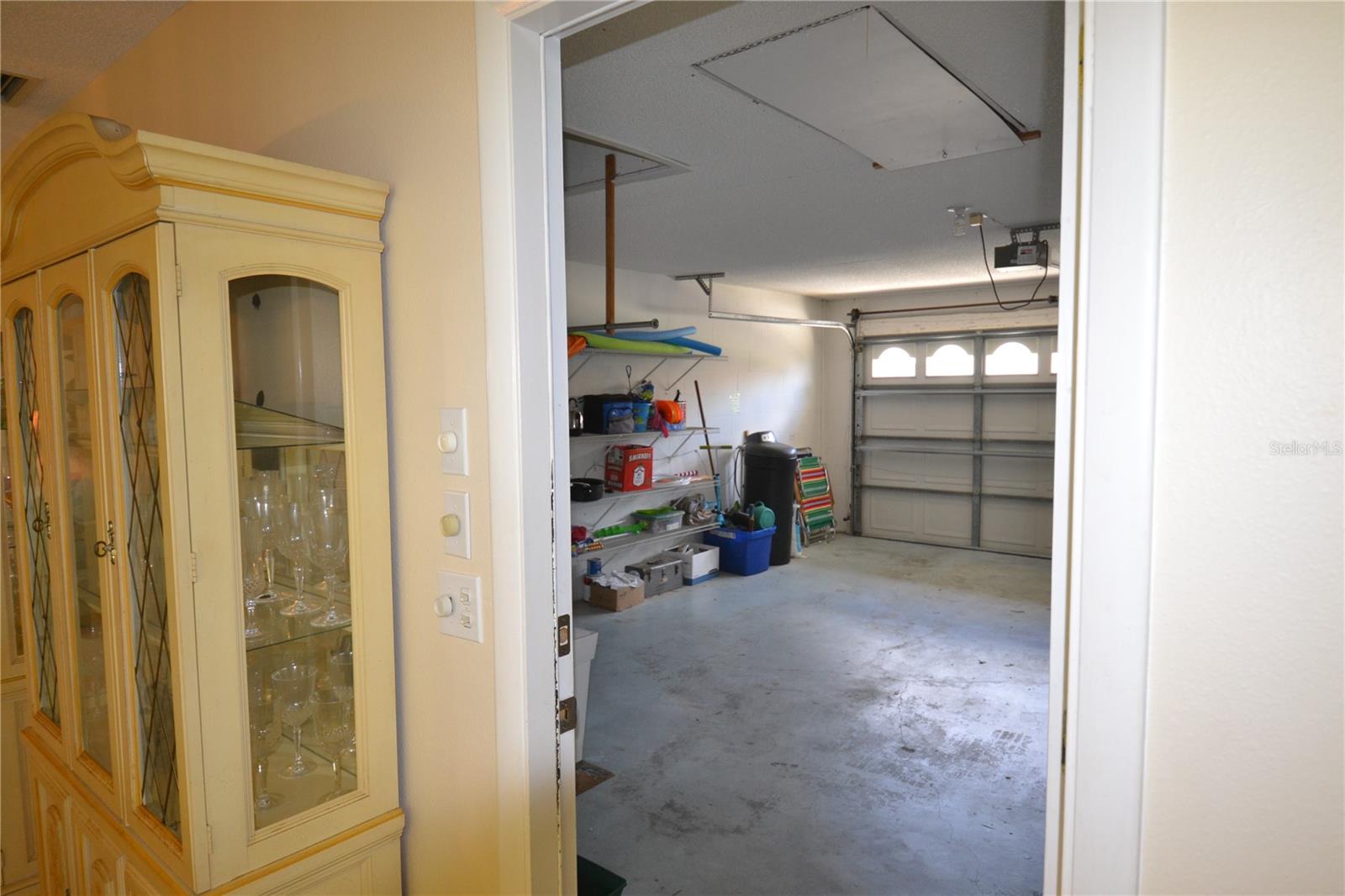 CAMBRIDGE COMMONS CONDO PH 02 - Residential Lease