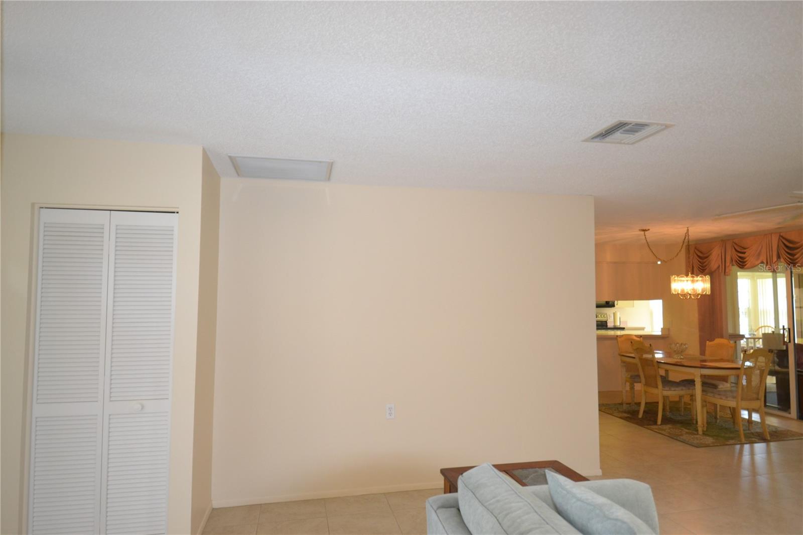 CAMBRIDGE COMMONS CONDO PH 02 - Residential Lease