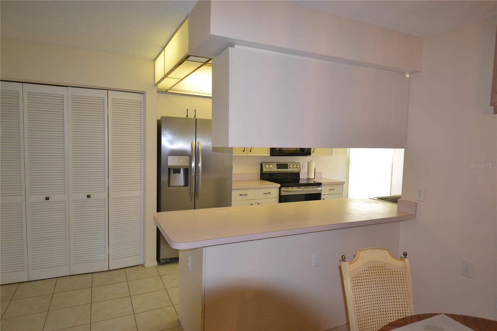 CAMBRIDGE COMMONS CONDO PH 02 - Residential Lease