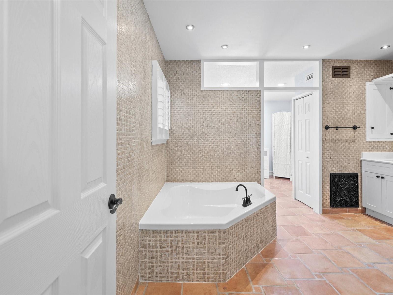 SEASIDE ASSEMBLY - Residential