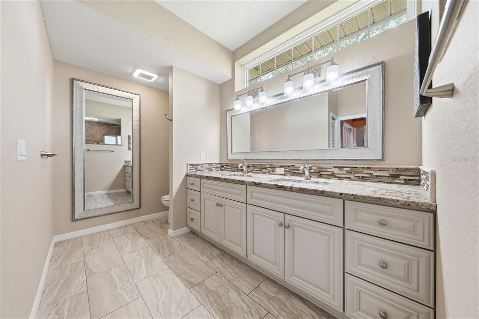 ROYAL HIGHLANDS - Residential