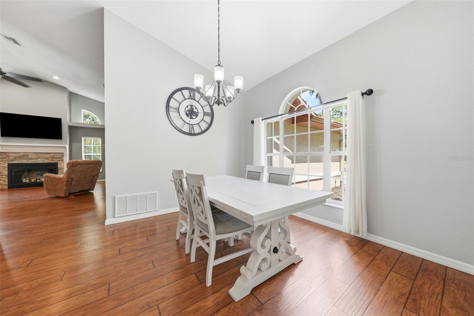 ROYAL HIGHLANDS - Residential