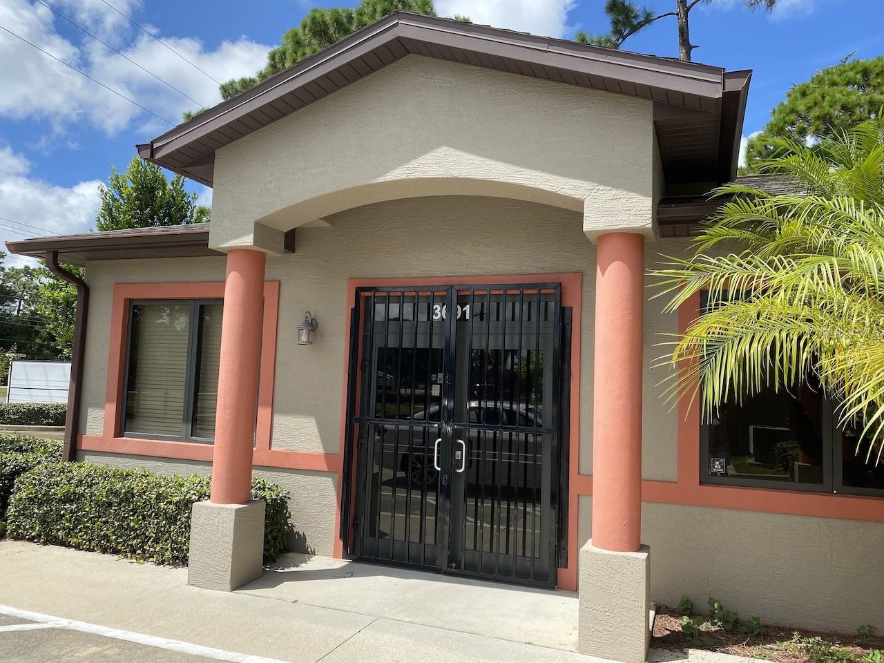 Great commercial unit for rent on well traveled US1 for high visibility.  Approximately 1245 sq ft of wide open space with bathroom, storage closet  and ample parking. Great office space or could be a nice store with plenty of storefront space. Zones B-3 - possible uses are Medical/Dental office, retail store, Professional office or Health & Fitness facility.  Lease includes lawn care and landscaping.  $950.00 per month plus sales tax and all utilities. Credit check, First, last and security required.  Minimum 1 year lease. ;Water: City