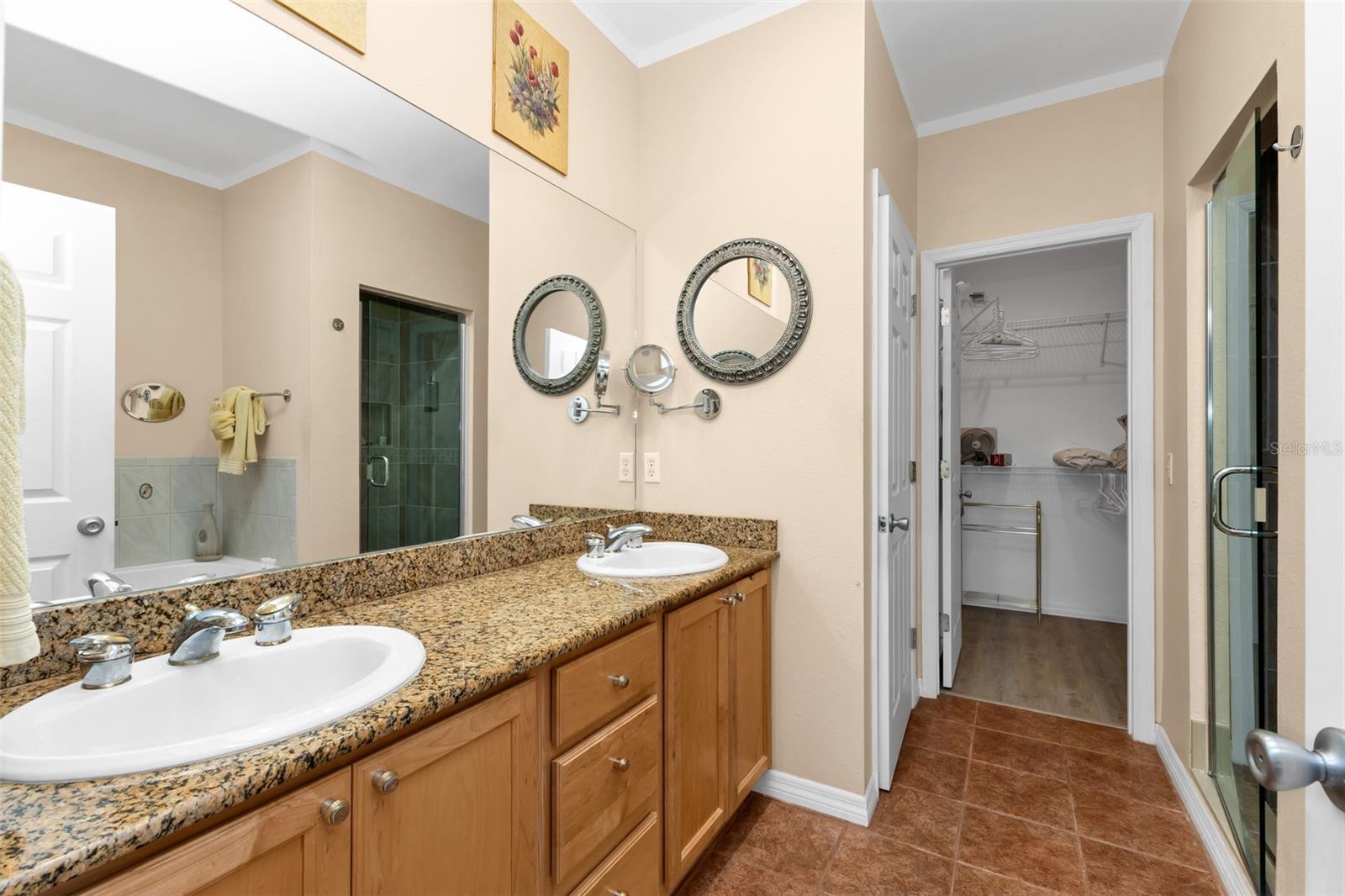 GOLF FOX CONDO - Residential