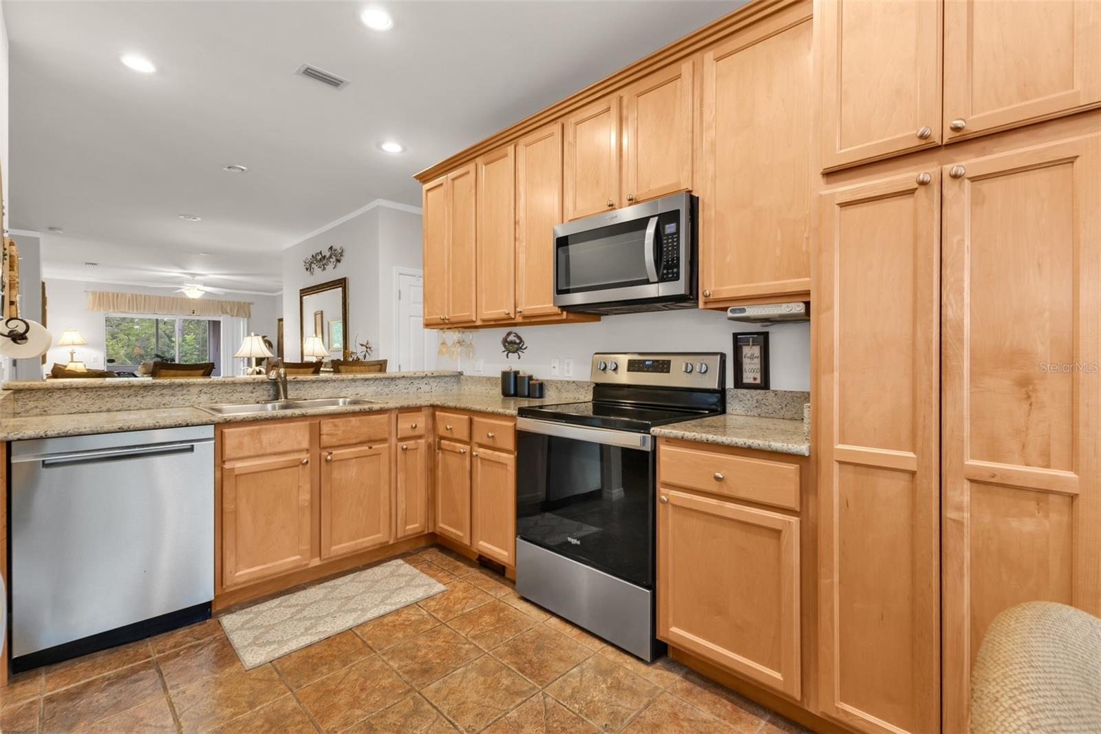 GOLF FOX CONDO - Residential