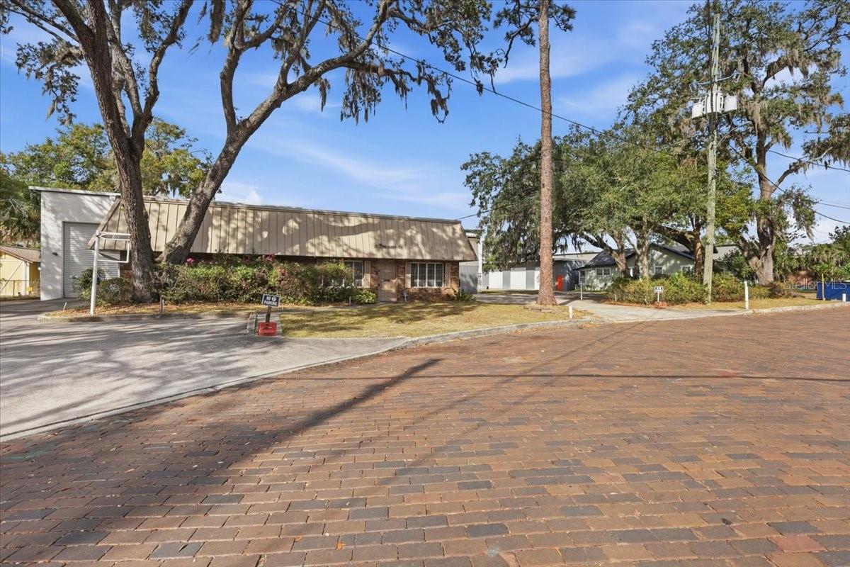 MOUNT VERNON HEIGHTS - Commercial Sale