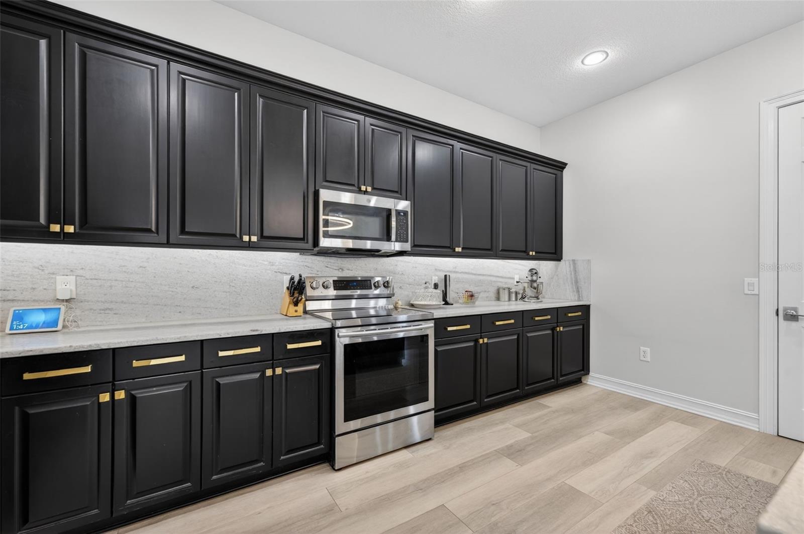 CHARLESTON PLACE - Residential