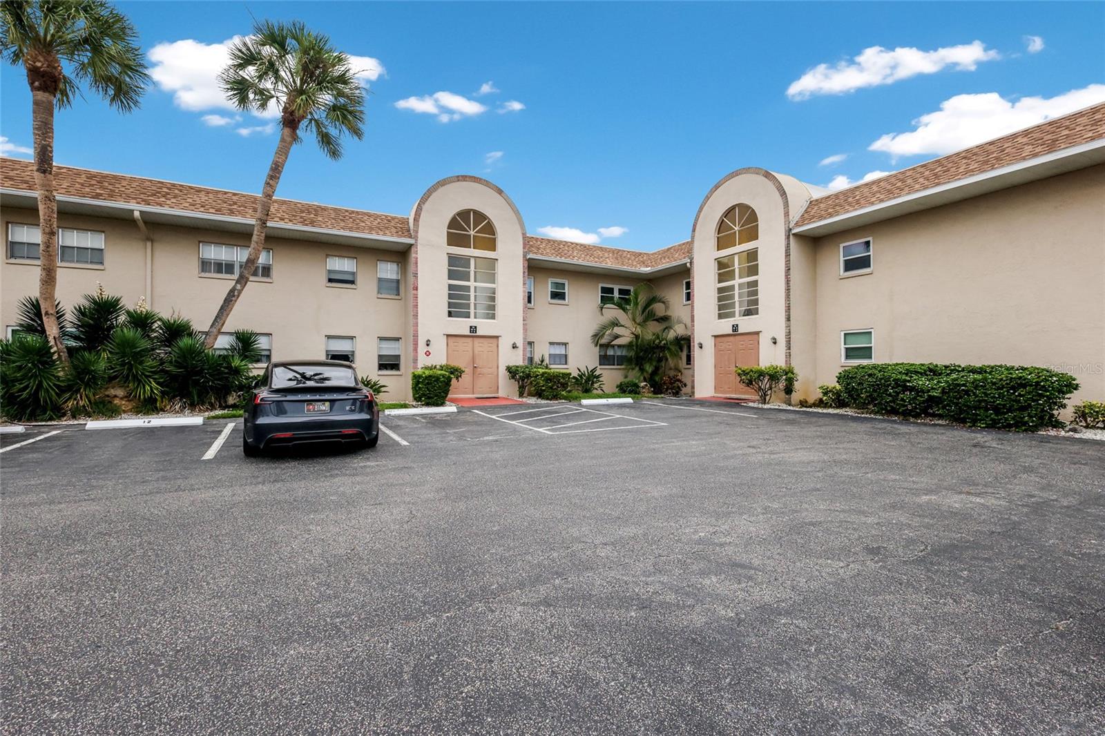 SABAL PALM GARDENS PH I - Residential