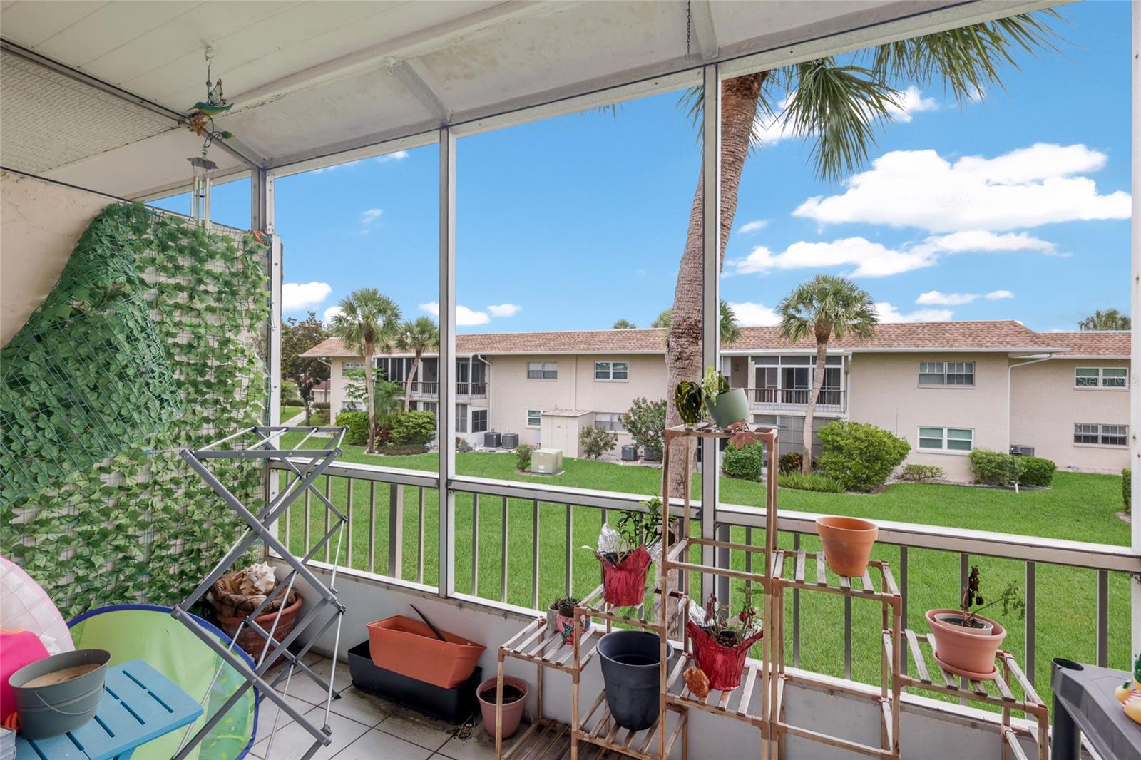SABAL PALM GARDENS PH I - Residential