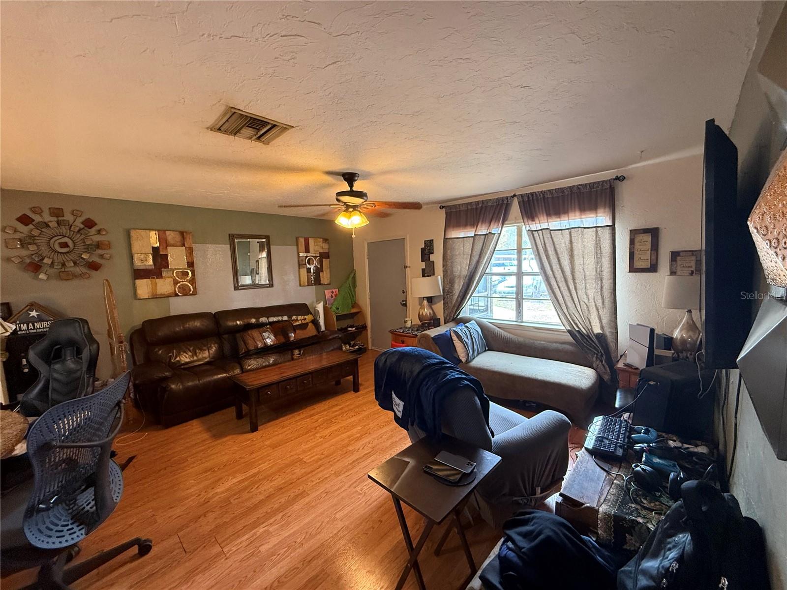 FOUR PINES - Residential Income