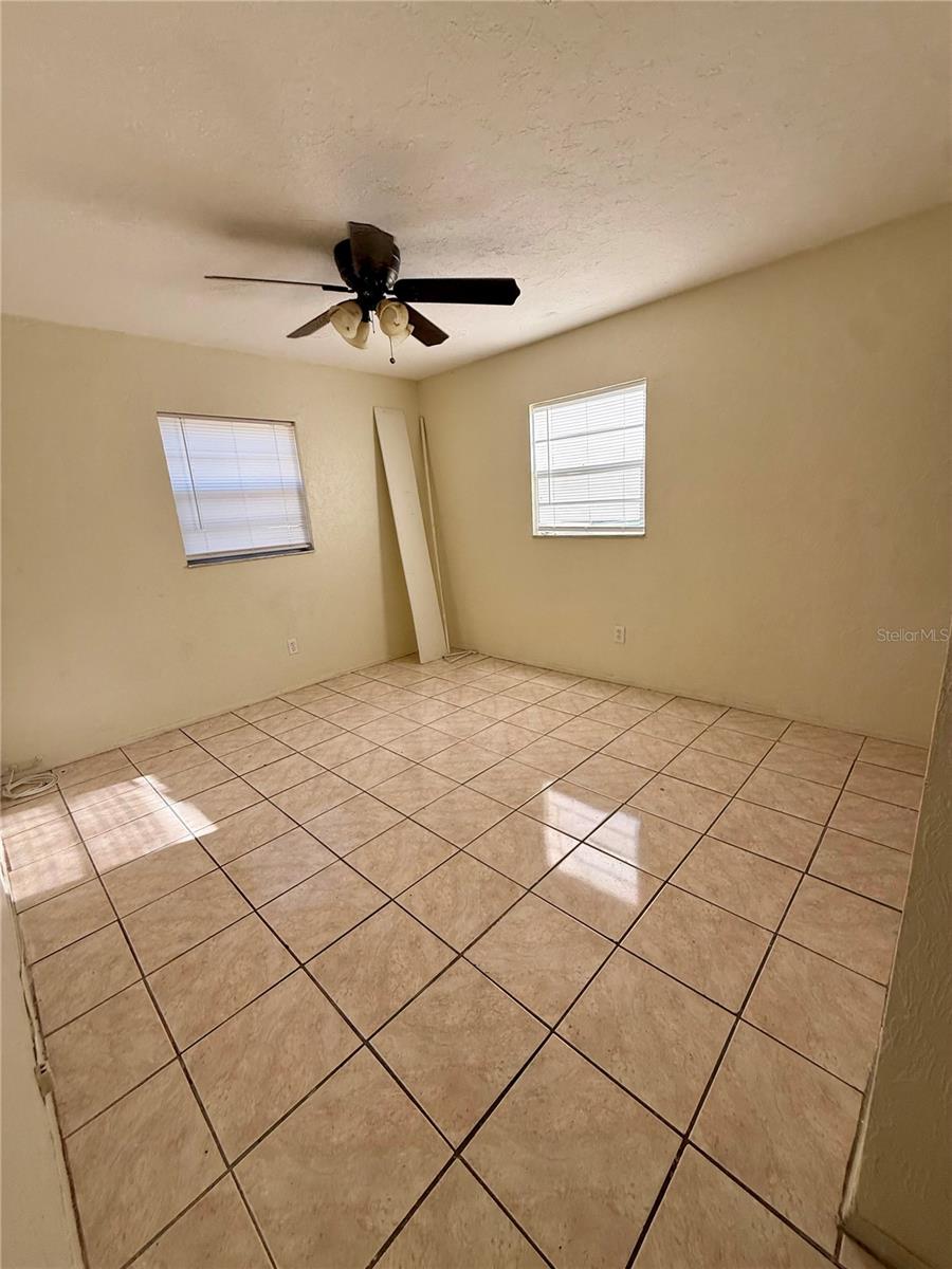 FOUR PINES - Residential Income