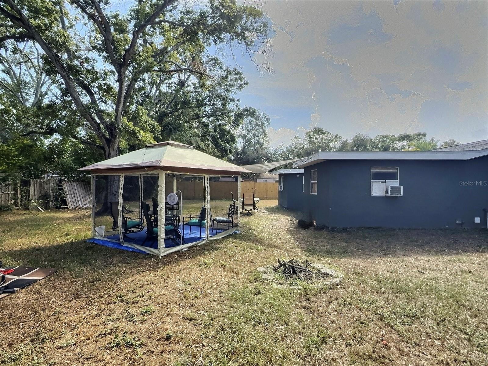 FOUR PINES - Residential Income