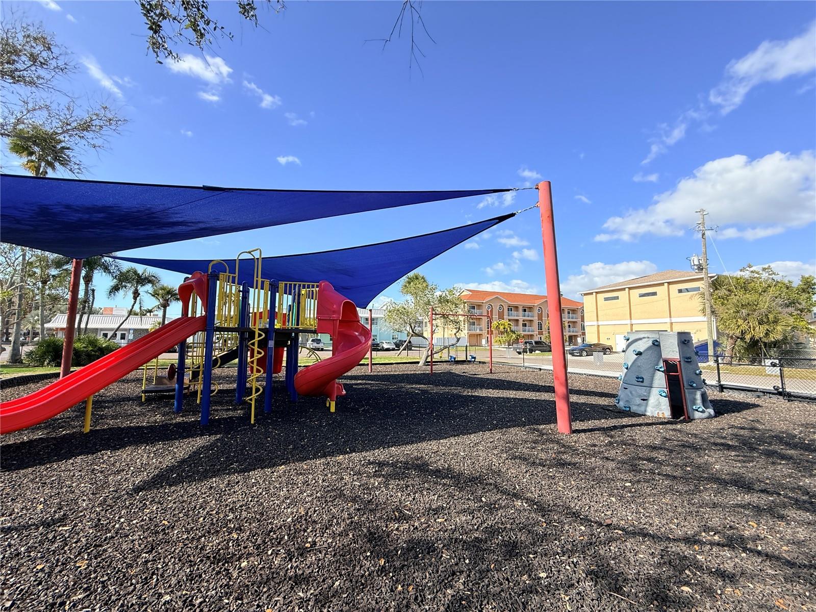 LONE PALM BEACH 2ND ADD - Residential