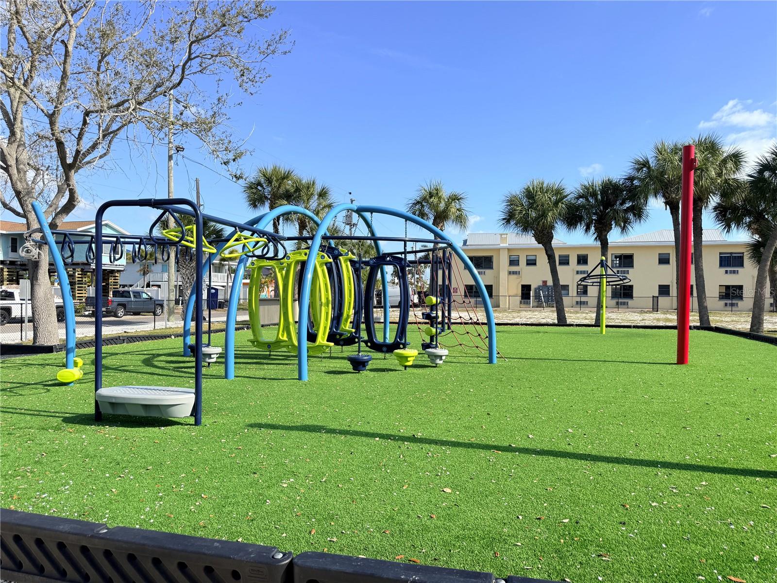 LONE PALM BEACH 2ND ADD - Residential