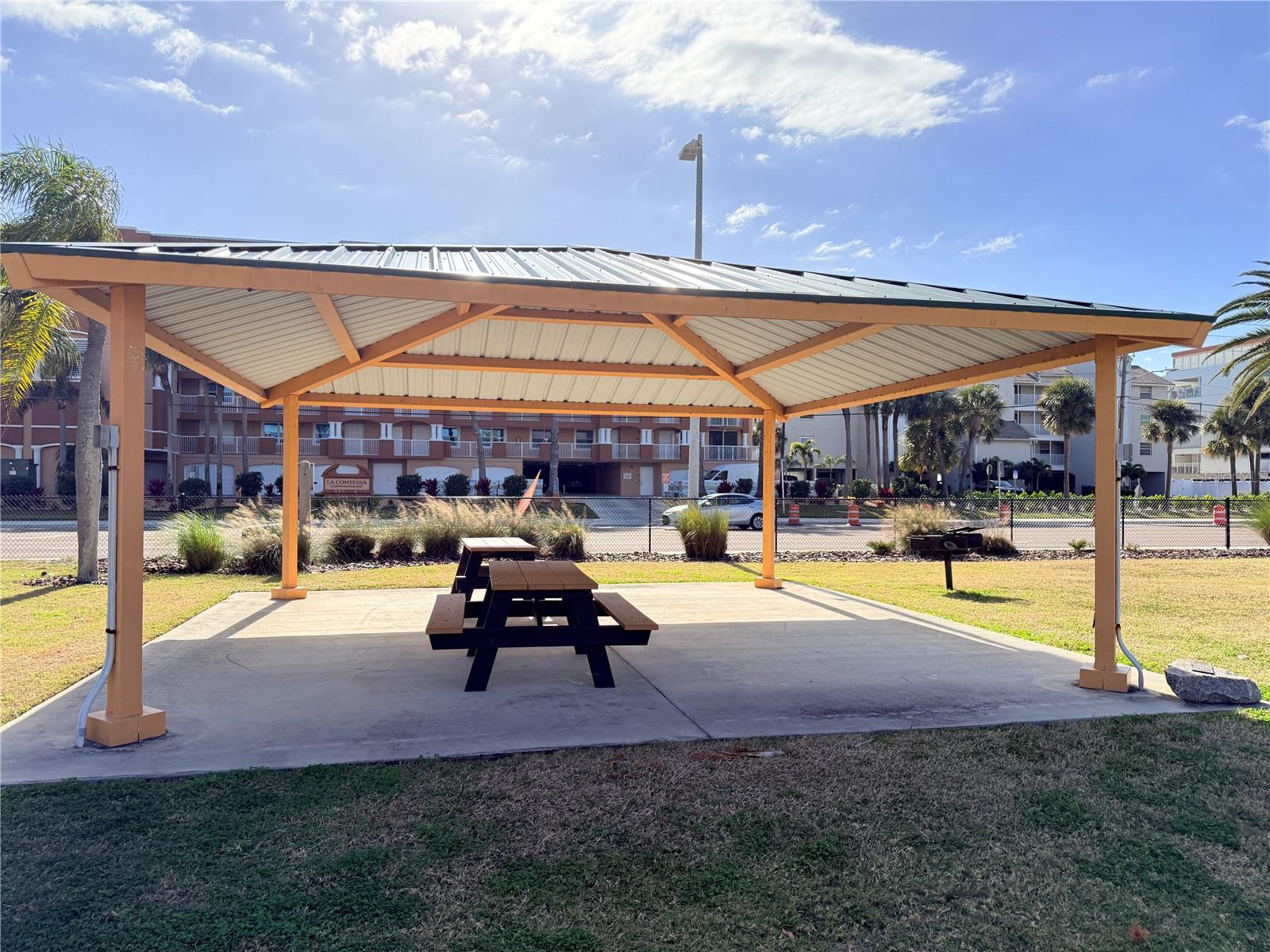 LONE PALM BEACH 2ND ADD - Residential