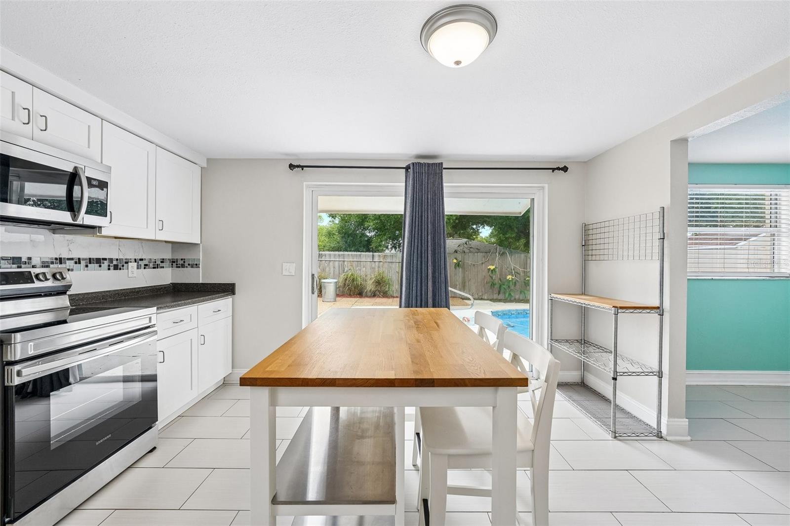 TRENTWOOD MANOR - Residential