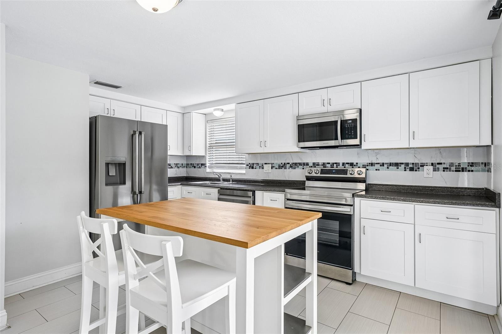 TRENTWOOD MANOR - Residential